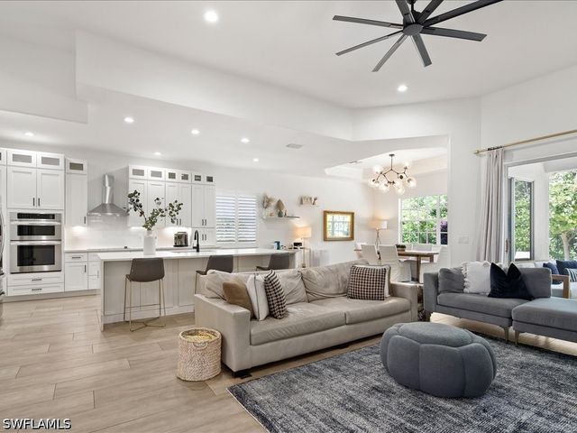 16196 Parque LN, Naples, FL 34110