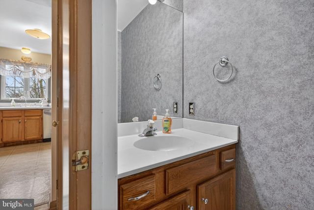 10 COLD STREAM DR, Lancaster Twp, PA 17603