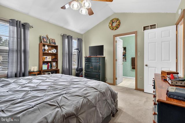 10 COLD STREAM DR, Lancaster Twp, PA 17603