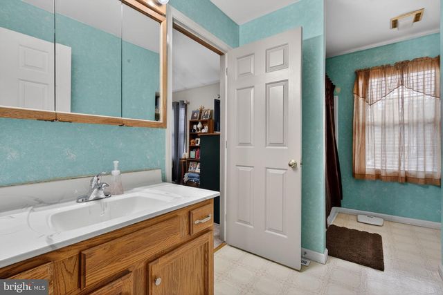 10 COLD STREAM DR, Lancaster Twp, PA 17603