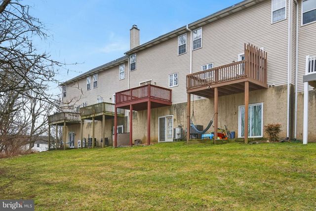 10 COLD STREAM DR, Lancaster Twp, PA 17603