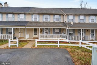 10 COLD STREAM DR, Lancaster Twp, PA 17603