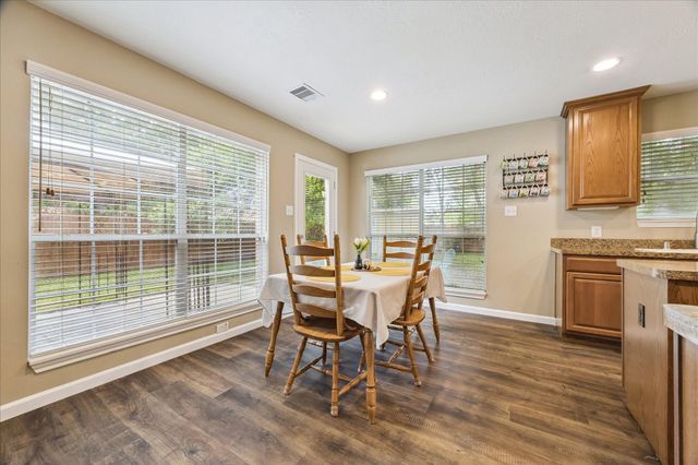 381 Oakshire Court, League City, TX 77573