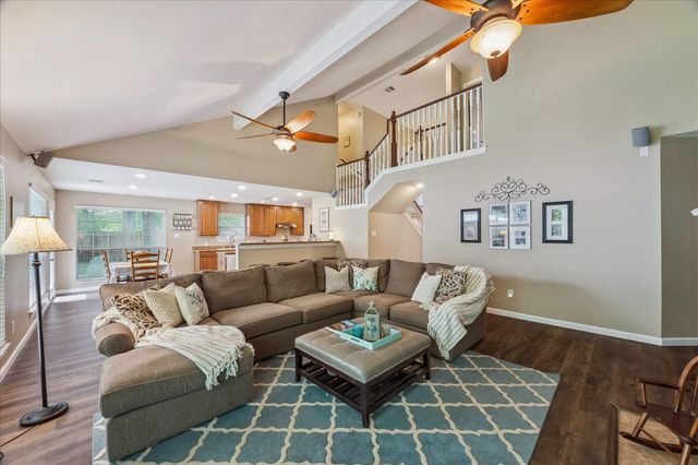 381 Oakshire Court, League City, TX 77573