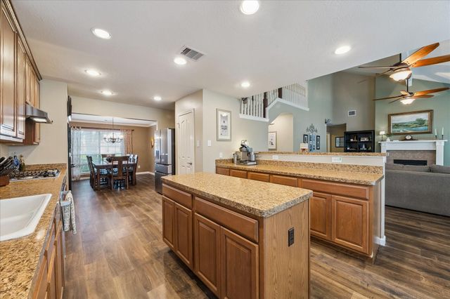 381 Oakshire Court, League City, TX 77573