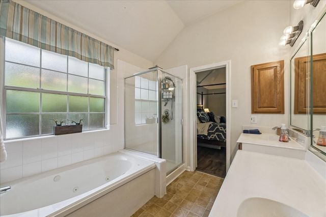 381 Oakshire Court, League City, TX 77573