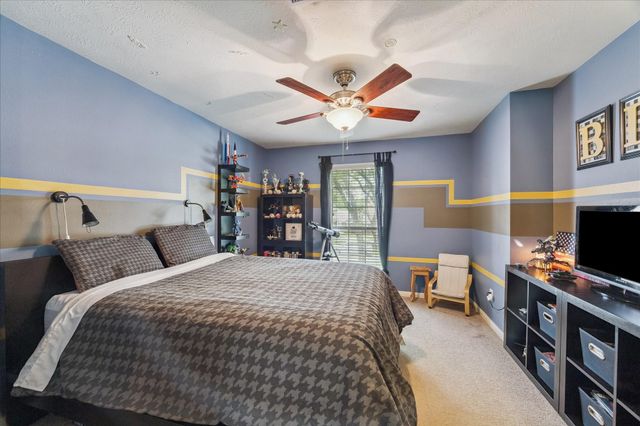 381 Oakshire Court, League City, TX 77573