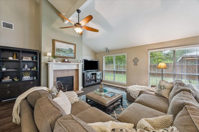 381 Oakshire Court, League City, TX 77573