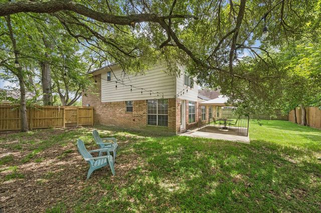 381 Oakshire Court, League City, TX 77573
