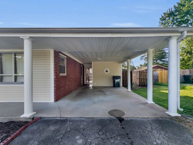 1113 Langwood Dr, Gallatin, TN 37066