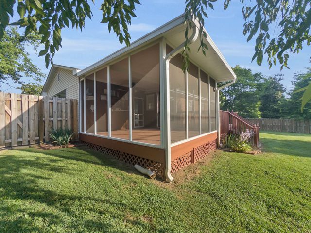 1113 Langwood Dr, Gallatin, TN 37066