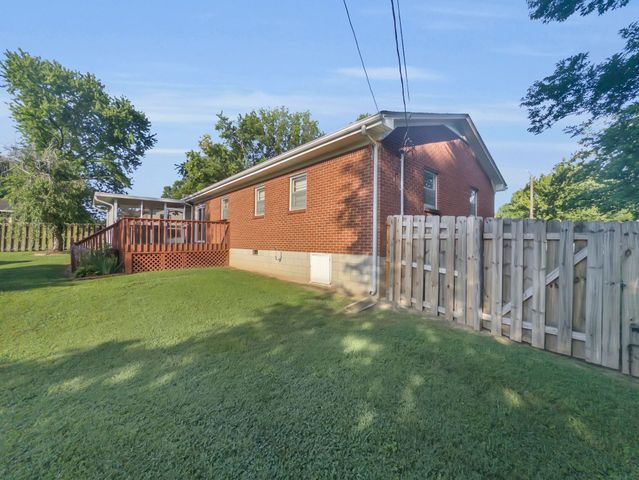 1113 Langwood Dr, Gallatin, TN 37066