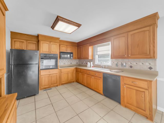 1113 Langwood Dr, Gallatin, TN 37066