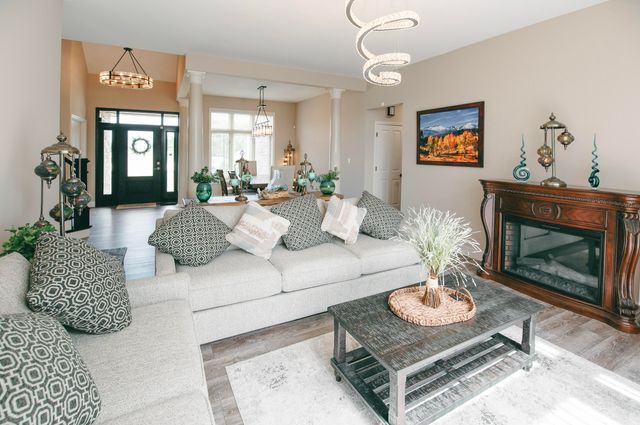 1740 W RIVER BLUFF CT, Columbia, MO 65201