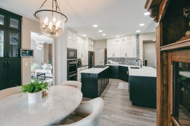 1740 W RIVER BLUFF CT, Columbia, MO 65201