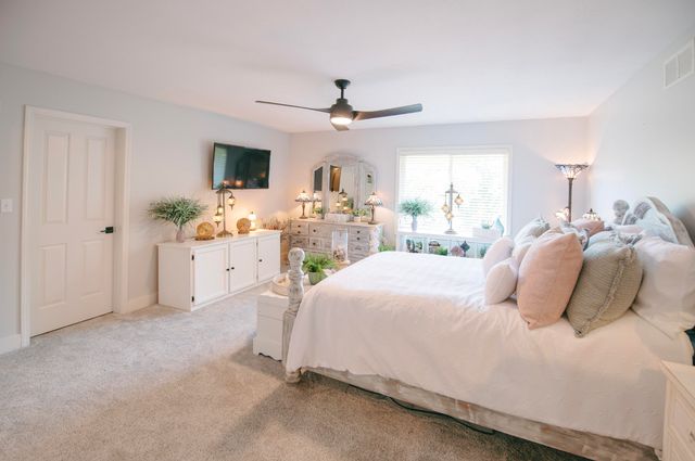 1740 W RIVER BLUFF CT, Columbia, MO 65201