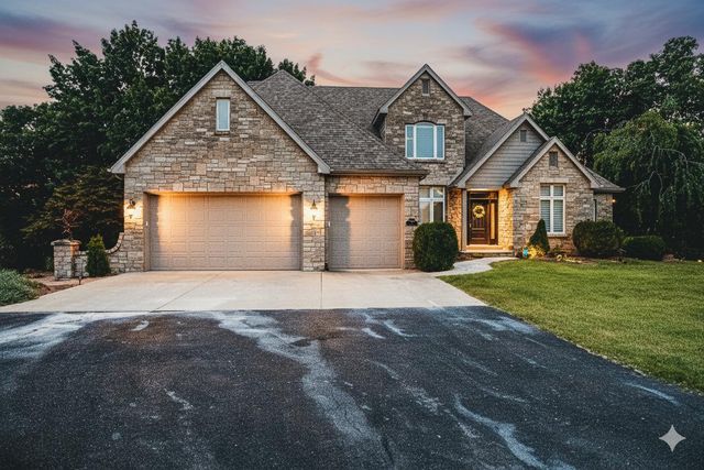 1740 W RIVER BLUFF CT, Columbia, MO 65201