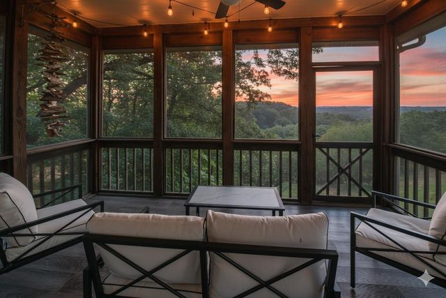 1740 W RIVER BLUFF CT, Columbia, MO 65201