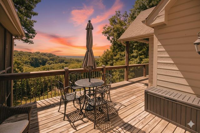 1740 W RIVER BLUFF CT, Columbia, MO 65201