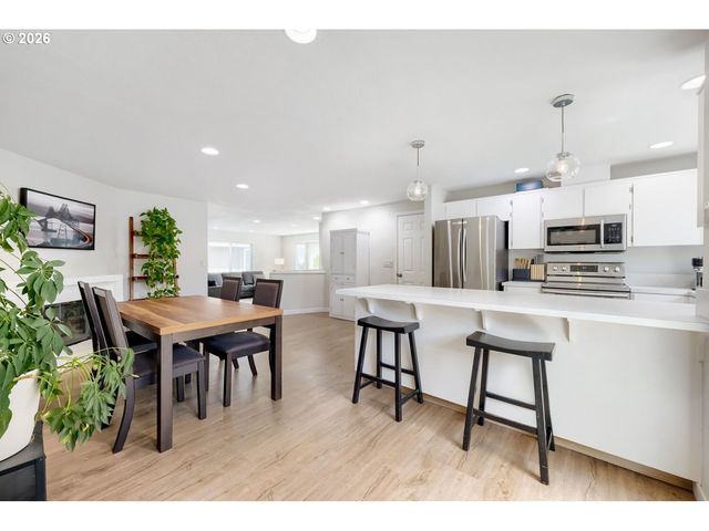 21645 Sw LOIS St, Beaverton, OR 97003