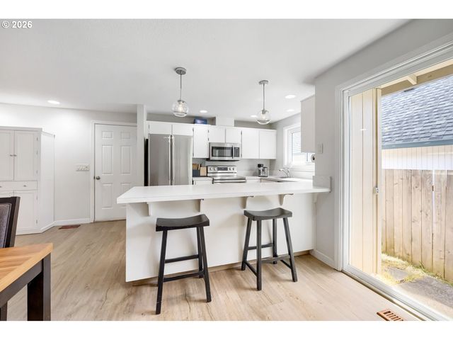 21645 Sw LOIS St, Beaverton, OR 97003