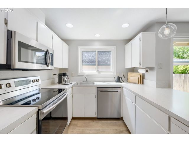 21645 Sw LOIS St, Beaverton, OR 97003