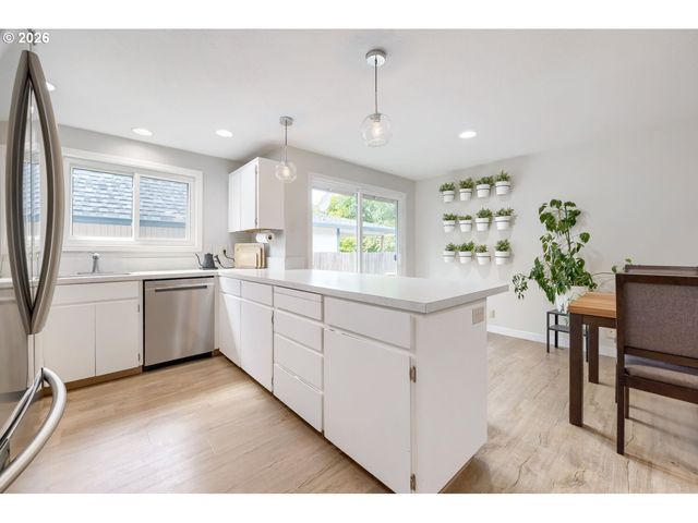 21645 Sw LOIS St, Beaverton, OR 97003