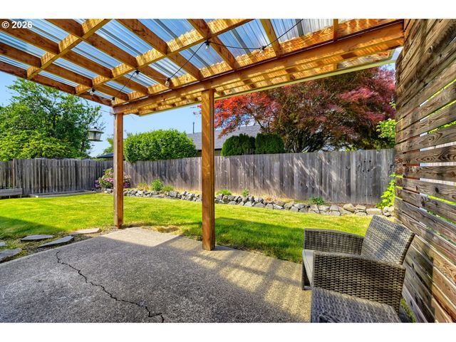 21645 Sw LOIS St, Beaverton, OR 97003