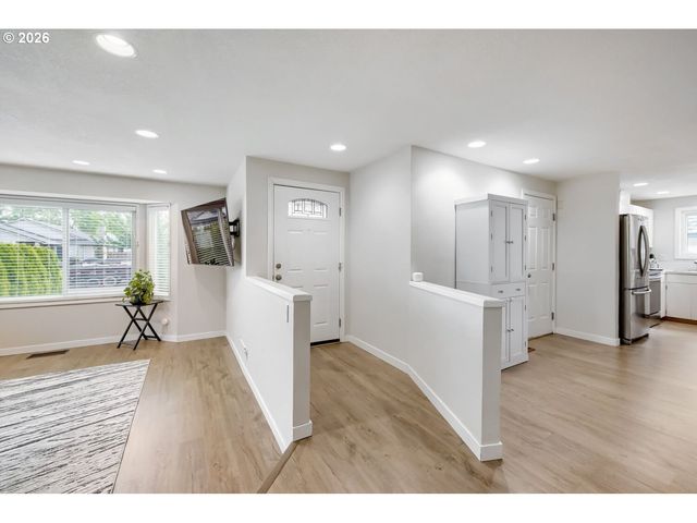 21645 Sw LOIS St, Beaverton, OR 97003