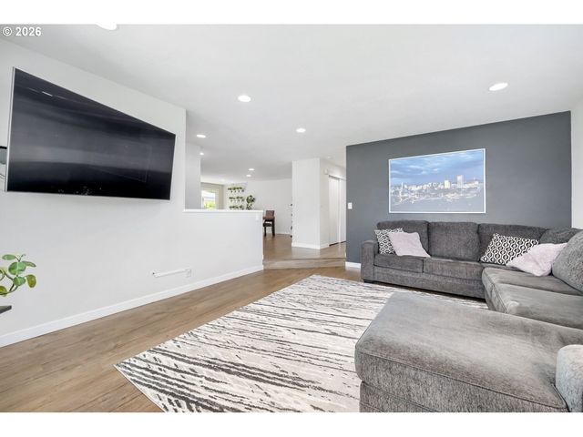 21645 Sw LOIS St, Beaverton, OR 97003