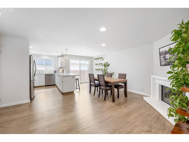 21645 Sw LOIS St, Beaverton, OR 97003