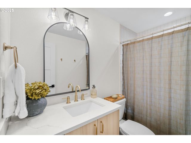 3710 N St, Vancouver, WA 98663