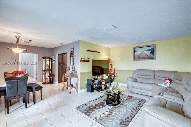 2330 NW 81st Ave, Sunrise, FL 33322