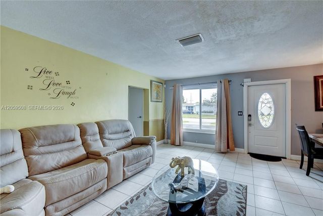 2330 NW 81st Ave, Sunrise, FL 33322