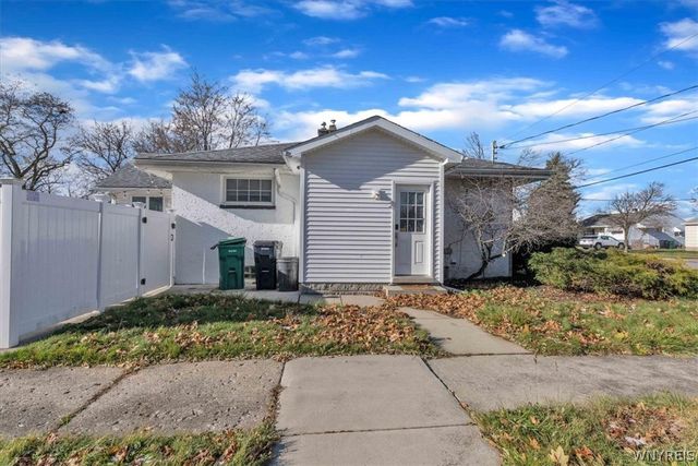 2965 Jerauld Avenue, Niagara Falls, NY 14305