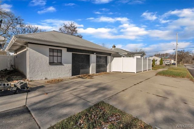 2965 Jerauld Avenue, Niagara Falls, NY 14305