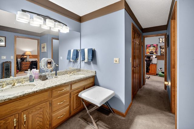 213 Lakeside Dr, Crossville, TN 38558