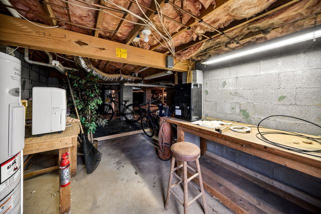 213 Lakeside Dr, Crossville, TN 38558