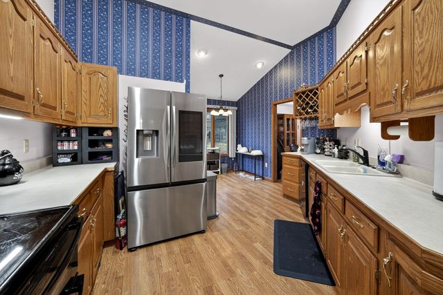 213 Lakeside Dr, Crossville, TN 38558