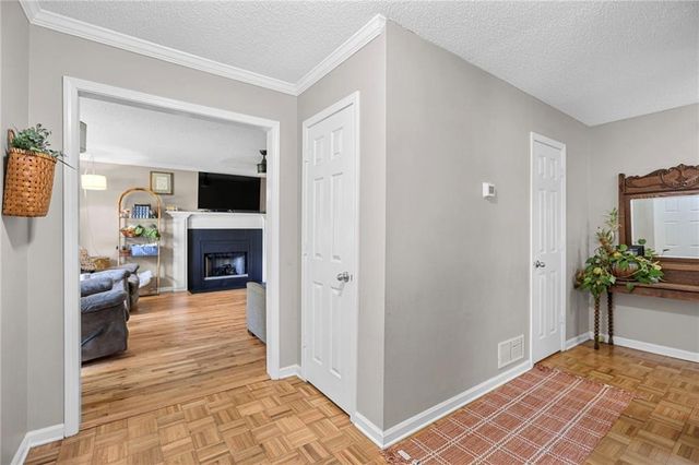 232 Lakewood Drive, Carrollton, GA 30117
