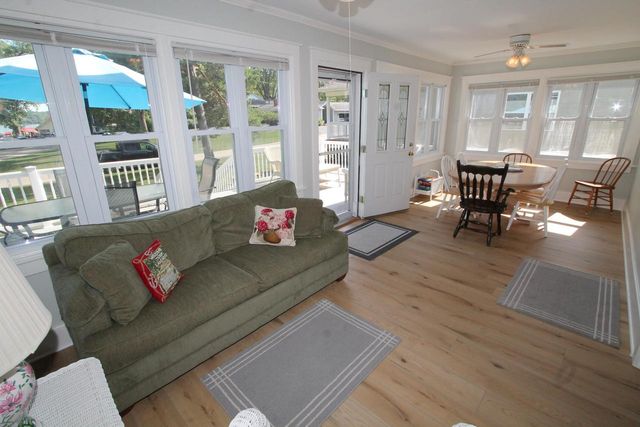 300 Knobes AVENUE, Twin Lakes, WI 53181
