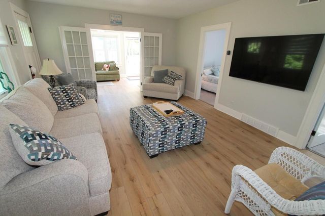 300 Knobes AVENUE, Twin Lakes, WI 53181