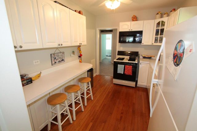 300 Knobes AVENUE, Twin Lakes, WI 53181