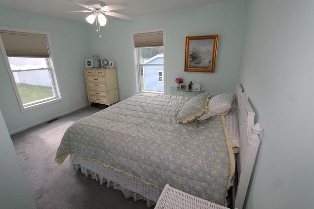 300 Knobes AVENUE, Twin Lakes, WI 53181