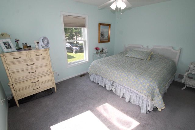 300 Knobes AVENUE, Twin Lakes, WI 53181