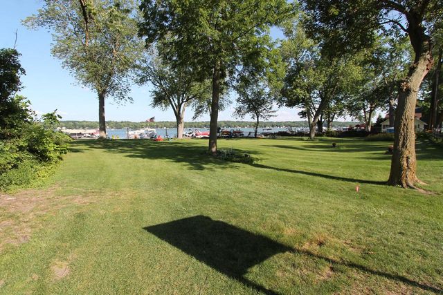 300 Knobes AVENUE, Twin Lakes, WI 53181