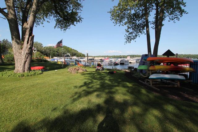 300 Knobes AVENUE, Twin Lakes, WI 53181