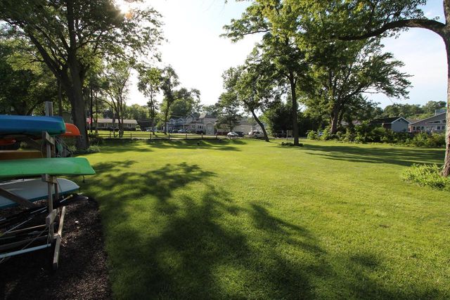 300 Knobes AVENUE, Twin Lakes, WI 53181