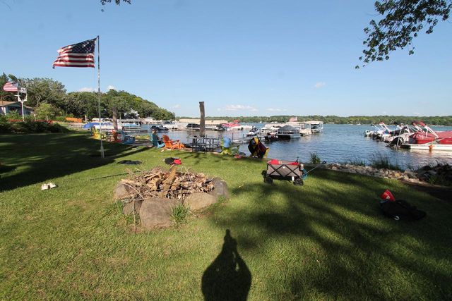 300 Knobes AVENUE, Twin Lakes, WI 53181