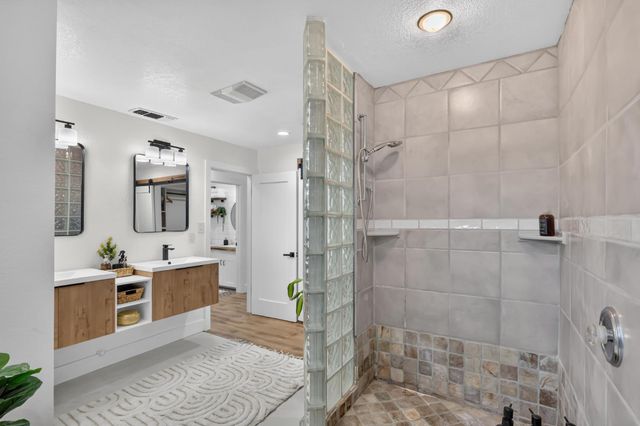 6301 Grant Ave, Carmichael, CA 95608